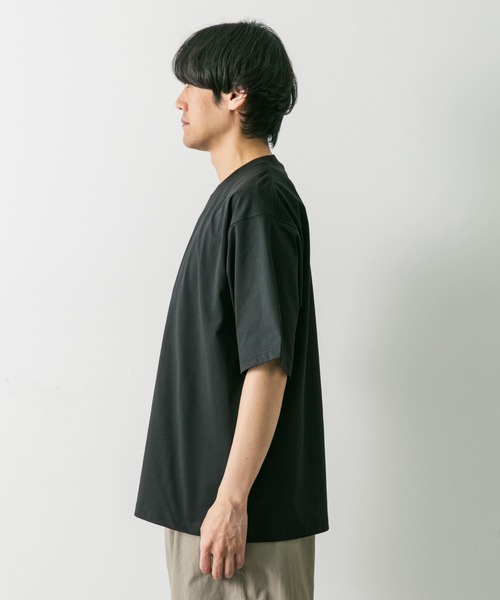 URBAN RESEARCH DOORS（アーバンリサーチドアーズ）の「『Sサイズ/WEB限定』『吸水速乾/接触冷感/イージーケア』クイックドライ ショートスリーブT（Tシャツ/カットソー・メンズ・ブラック/ライトグレー/ブルー系その他/モカ/ホワイト/ネイビー/チャコールグレー・SMALL/X-LARGE/LARGE/MEDIUM）」の21枚目の写真