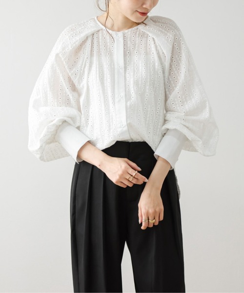 AMELY(エミリー)の「ドットカットワークブラウス(シャツ/ブラウス・レディース・ブラック/ホワイト・フリー)」の4枚目の写真