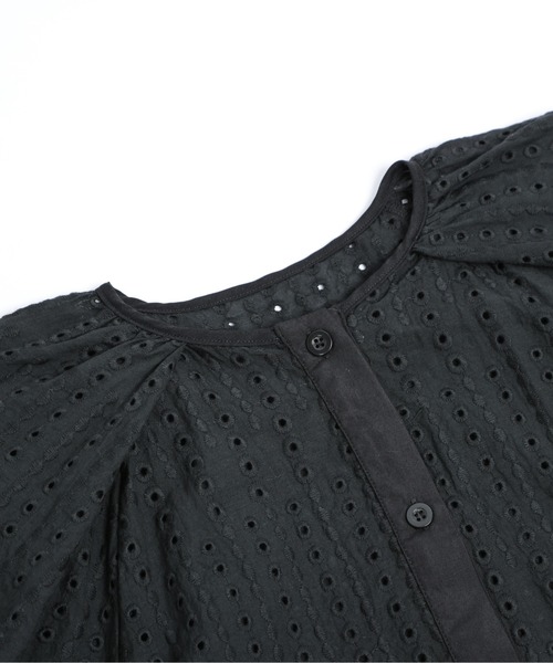 AMELY(エミリー)の「ドットカットワークブラウス(シャツ/ブラウス・レディース・ブラック/ホワイト・フリー)」の11枚目の写真