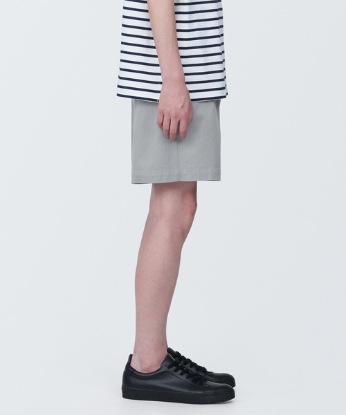 無印良品(ムジルシリョウヒン)の「紳士 ストレッチチノショートパンツ(チノパンツ・メンズ・ネイビー系/ブラウン/ライトベージュ/カーキ系5/ライトグレー/ライトブルー・XL/L/S/XS/M)」の9枚目の写真