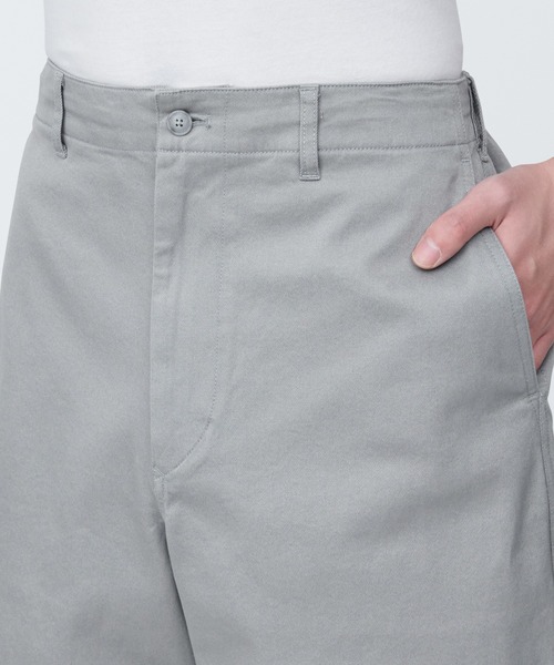 無印良品(ムジルシリョウヒン)の「紳士 ストレッチチノショートパンツ(チノパンツ・メンズ・ネイビー系/ブラウン/ライトベージュ/カーキ系5/ライトグレー/ライトブルー・XL/L/S/XS/M)」の11枚目の写真