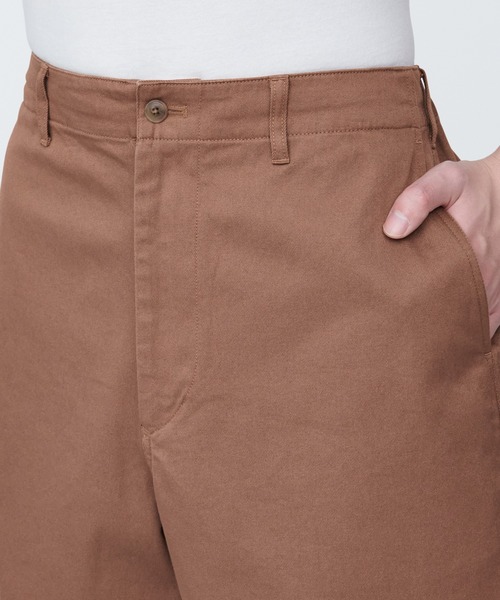 無印良品(ムジルシリョウヒン)の「紳士 ストレッチチノショートパンツ(チノパンツ・メンズ・ネイビー系/ブラウン/ライトベージュ/カーキ系5/ライトグレー/ライトブルー・XL/L/S/XS/M)」の21枚目の写真