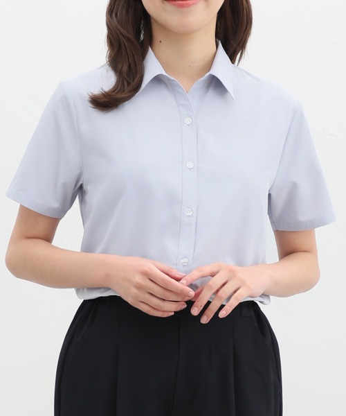 Honeys（ハニーズ）の「半袖スキッパーシャツ（ビジネスシャツ・レディース・ホワイト×グレー/ライトブルー/ピンク系その他/ホワイト/ブルー系その他・S/M/L/LL/3L）」の3枚目の写真