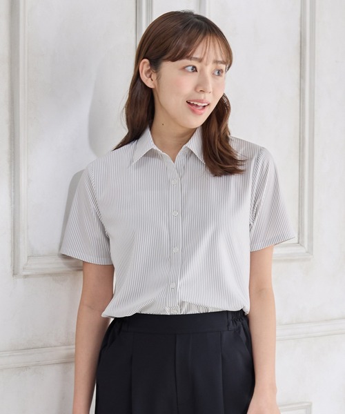 Honeys（ハニーズ）の「半袖スキッパーシャツ（ビジネスシャツ・レディース・ホワイト×グレー/ライトブルー/ピンク系その他/ホワイト/ブルー系その他・S/M/L/LL/3L）」の11枚目の写真