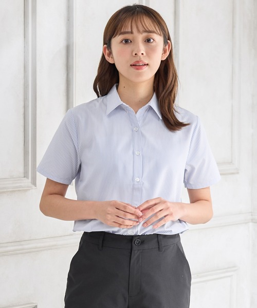 Honeys（ハニーズ）の「半袖スキッパーシャツ（ビジネスシャツ・レディース・ホワイト×グレー/ライトブルー/ピンク系その他/ホワイト/ブルー系その他・S/M/L/LL/3L）」の15枚目の写真