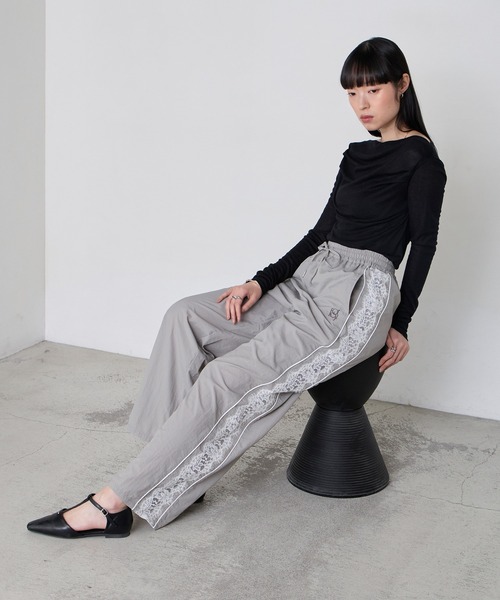 forksy.（フォルクシー）の「【forksy.】レースシアーライントラックパンツ（その他パンツ・レディース・ブルーグレー/ベージュ/ネイビー/ブラック/グレー・FREE/S）」の3枚目の写真