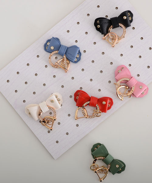 TONE SELECT GOODS（トーンセレクトグッズ）の「【float】リボン ゴールドリング ラインストーン キーリング/キーケース【6色展開】（キーケース/キーアクセサリー・レディース・オフホワイト/ブラック/ブルーグレー/ライトピンク/モスグリーン/レッド・FREE）」の7枚目の写真