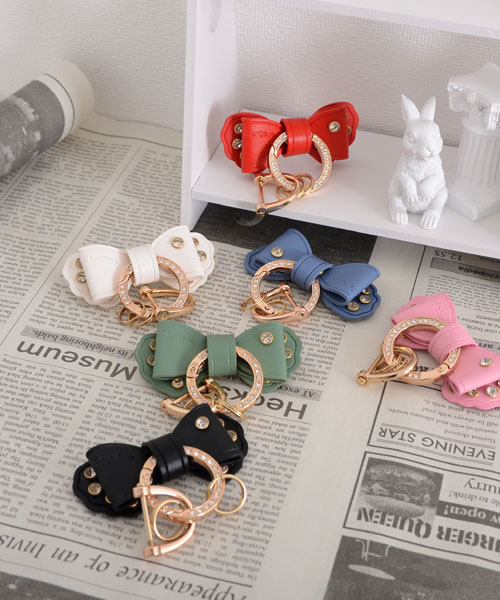 TONE SELECT GOODS（トーンセレクトグッズ）の「【float】リボン ゴールドリング ラインストーン キーリング/キーケース【6色展開】（キーケース/キーアクセサリー・レディース・オフホワイト/ブラック/ブルーグレー/ライトピンク/モスグリーン/レッド・FREE）」の8枚目の写真