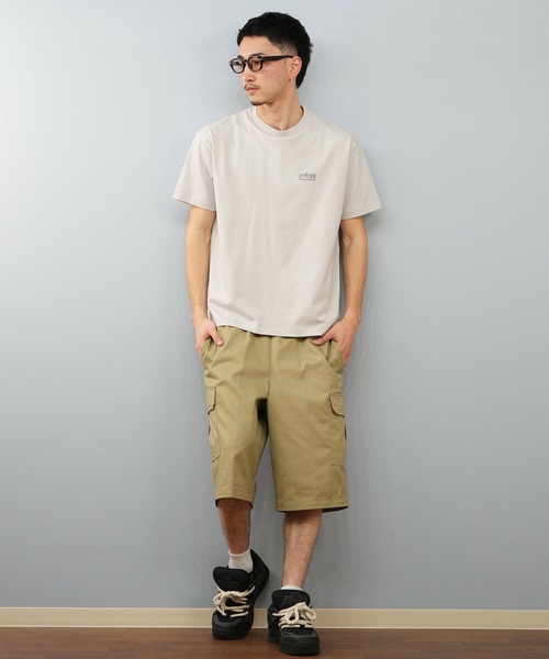 Manhattan Portage(マンハッタンポーテージ)の「【ユニセックス】Manhattan Portage/マンハッタンポーテージ オーバーサイズTシャツ LOGO MP-M579(Tシャツ/カットソー・レディース・ブラック×ホワイト/ホワイト×ブラック/ホワイト×ブルー/ライトグレー・M/L/XL)」の13枚目の写真