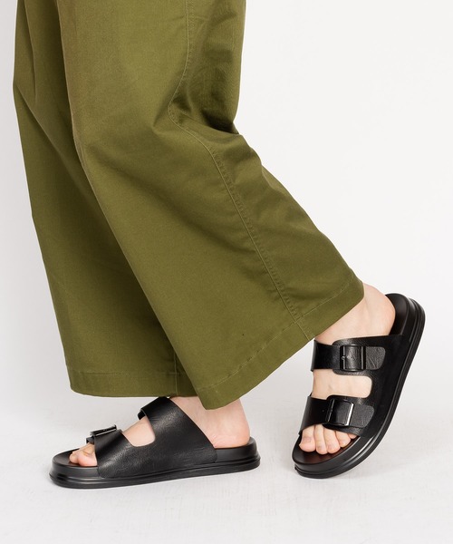 SVEC（シュベック）の「ダブルベルト コンフォートサンダル（サンダル・メンズ・ブラック/ブラック系その他3/ブラック系その他・41/42/43/44/40/39/38）」の2枚目の写真