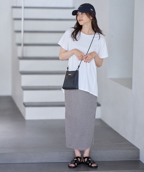 ANY(エニィ)の「【汗ジミ防止加工】シルケットスムースバックギャザーチュニック(Tシャツ/カットソー・レディース・ホワイト系/グレー系/ライトグレー系/ピンク系/ブラック系・4)」の9枚目の写真