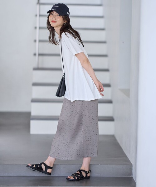 ANY(エニィ)の「【汗ジミ防止加工】シルケットスムースバックギャザーチュニック(Tシャツ/カットソー・レディース・ホワイト系/グレー系/ライトグレー系/ピンク系/ブラック系・4)」の10枚目の写真