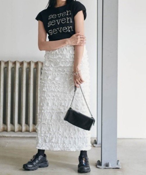 solleim(ソルレム)の「シルバースタッズロゴTシャツ(Tシャツ/カットソー・レディース・オフホワイト/ブラック・M)」の5枚目の写真