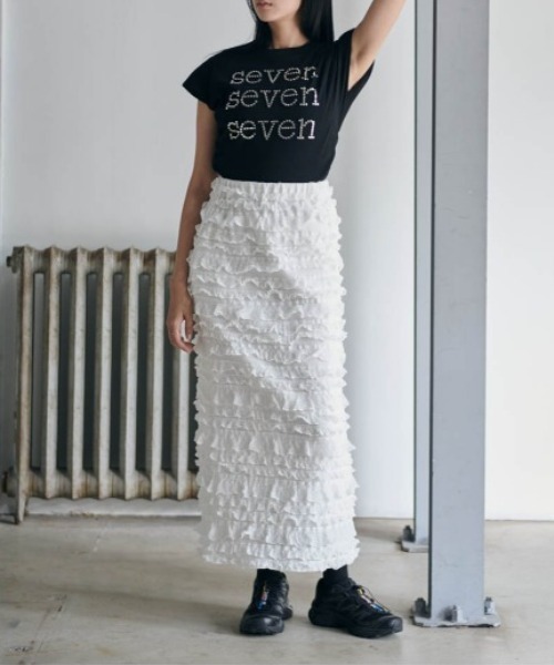 solleim(ソルレム)の「シルバースタッズロゴTシャツ(Tシャツ/カットソー・レディース・オフホワイト/ブラック・M)」の6枚目の写真