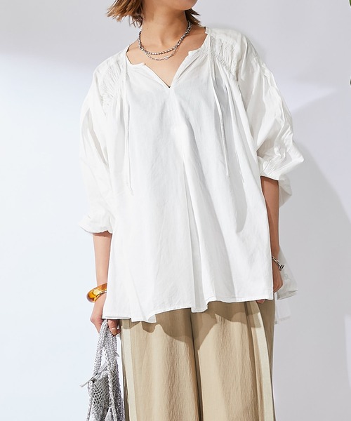 un dix cors（アンディコール）の「ギャザーブラウス（シャツ/ブラウス・レディース・オフホワイト/ブラック/ミント・FREE）」の2枚目の写真