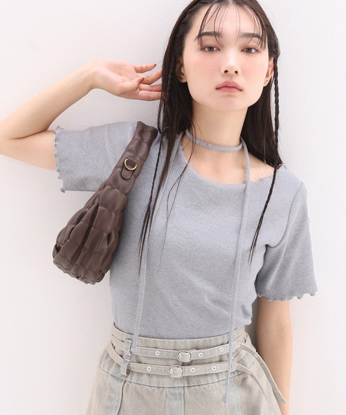 one after another NICE CLAUP（ワンアフターアナザーナイスクラップ）の「チョーカーセットラインストーンTシャツ【WEB限定色あり】（Tシャツ/カットソー・レディース・オフホワイト/ブラック系その他/杢グレー/ホワイト系その他2/ピンク/レッド/ホワイト系その他・FREE）」の5枚目の写真