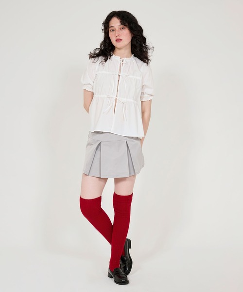 TINA:JOJUN(ティーナジョジュン)の「フロントリボン ドロストブラウス TINA:JOJUN(シャツ/ブラウス・レディース・ホワイト/ライトグレー・M)」の3枚目の写真