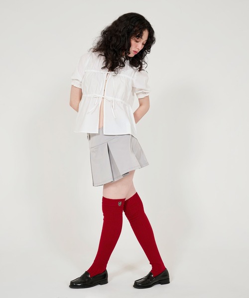TINA:JOJUN(ティーナジョジュン)の「フロントリボン ドロストブラウス TINA:JOJUN(シャツ/ブラウス・レディース・ホワイト/ライトグレー・M)」の6枚目の写真