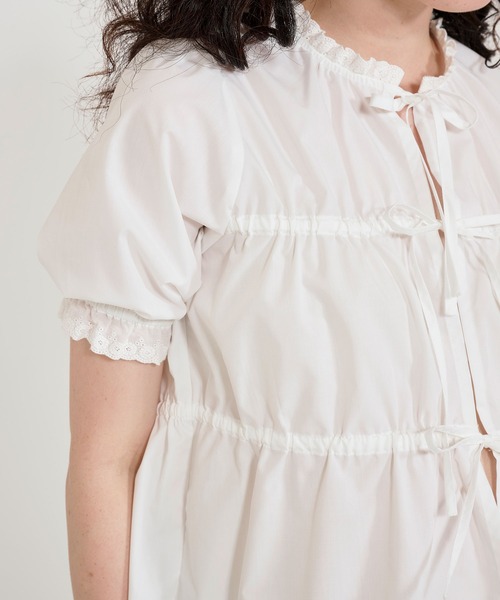 TINA:JOJUN(ティーナジョジュン)の「フロントリボン ドロストブラウス TINA:JOJUN(シャツ/ブラウス・レディース・ホワイト/ライトグレー・M)」の11枚目の写真