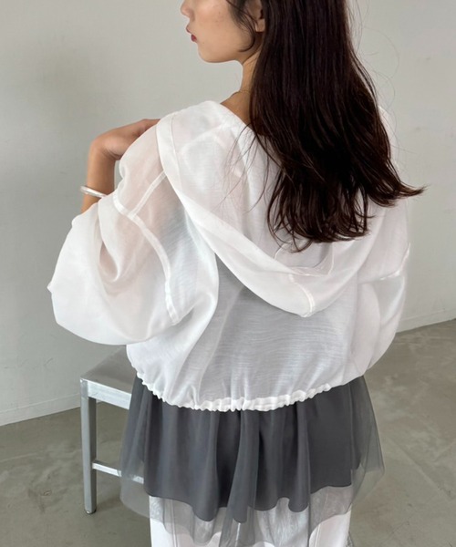 one after another NICE CLAUP（ワンアフターアナザーナイスクラップ）の「シアーボリュームスリーブパーカー（マウンテンパーカー・レディース・オフホワイト/グレー/ブラック・FREE）」の6枚目の写真