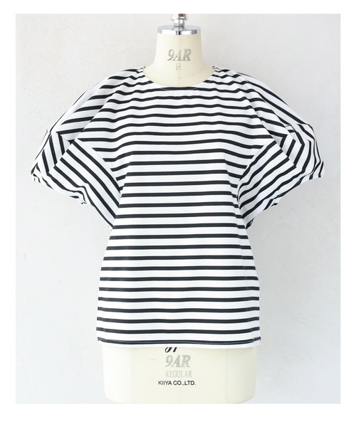 ぽわんと風船パフスリーブのボーダーカットソートップス(Tシャツ/カットソー)|CAWAII(カワイイ) ぽわんと風船パフスリーブのボーダーカットソートップス(Tシャツ/カットソー)|CAWAII(カワイイ)
