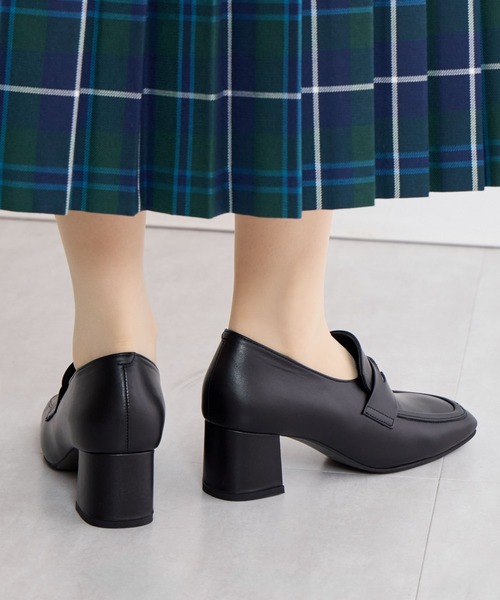 HIMIKO(ヒミコ)の「【Made in Japan】【撥水】コインディティールヒールローファー/641315(ローファー・レディース・ブラック×ホワイト/ボルドー/ブラック・22.5cm/23.0cm/24.0cm/23.5cm/24.5cm/22.0cm/25.0cm)」の5枚目の写真