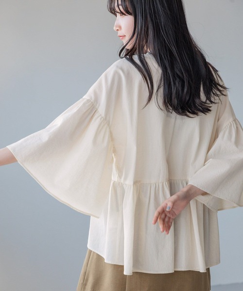 LOWRYS FARM(ローリーズファーム)の「バンドカラーフレアスリーブ8S 116611(シャツ/ブラウス・レディース・ブラック/ダークブラウン/ピンク/アイボリー/ブルー・FREE)」の8枚目の写真