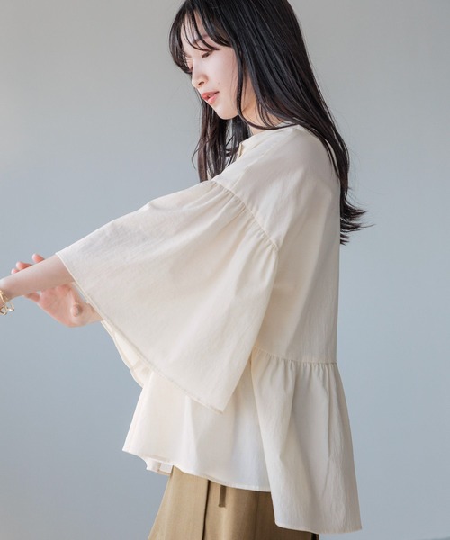 LOWRYS FARM(ローリーズファーム)の「バンドカラーフレアスリーブ8S 116611(シャツ/ブラウス・レディース・ブラック/ダークブラウン/ピンク/アイボリー/ブルー・FREE)」の9枚目の写真