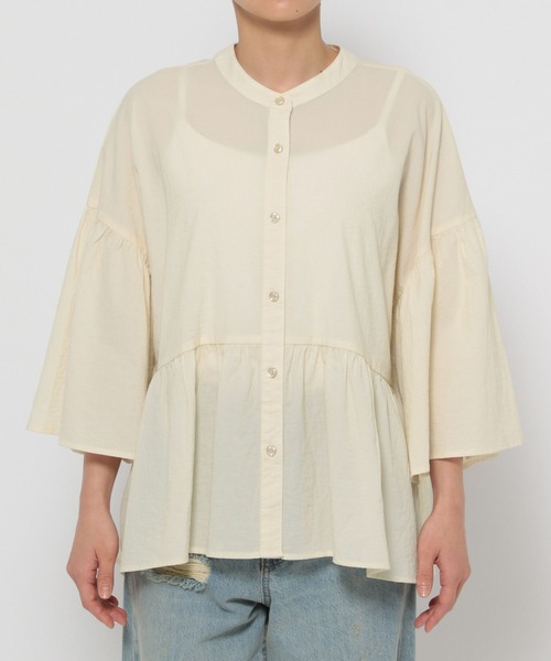 LOWRYS FARM(ローリーズファーム)の「バンドカラーフレアスリーブ8S 116611(シャツ/ブラウス・レディース・ブラック/ダークブラウン/ピンク/アイボリー/ブルー・FREE)」の21枚目の写真