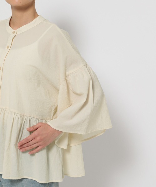 LOWRYS FARM(ローリーズファーム)の「バンドカラーフレアスリーブ8S 116611(シャツ/ブラウス・レディース・ブラック/ダークブラウン/ピンク/アイボリー/ブルー・FREE)」の13枚目の写真