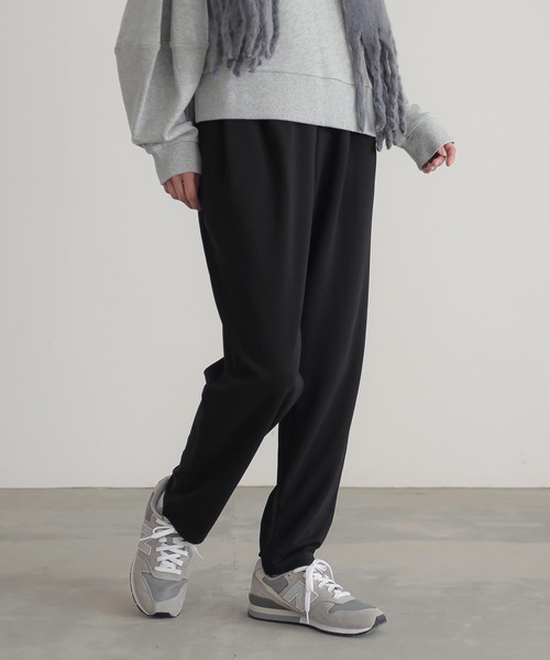n'OrLABEL（ノアールレーベル）の「カットジョーゼットタックテーパードパンツ（スラックス・レディース・グレー/ブラウン/ブラック・1/2）」の16枚目の写真