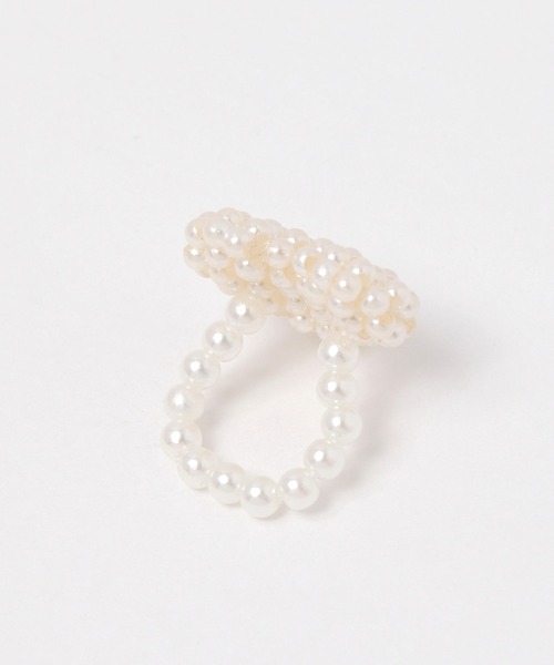 FOREVER 21（フォーエバー トゥエンティーワン）の「パールハートリング（リング・レディース・ホワイト系その他・FREE）」の2枚目の写真