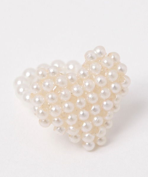 FOREVER 21（フォーエバー トゥエンティーワン）の「パールハートリング（リング・レディース・ホワイト系その他・FREE）」の3枚目の写真