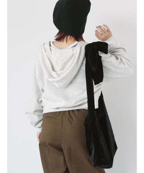 ehka sopo(エヘカソポ)の「ワンポイント刺繍ショート丈ジップパーカー(Tシャツ/カットソー・レディース・キナリ/グレー/ブルー/モカ・F)」の7枚目の写真