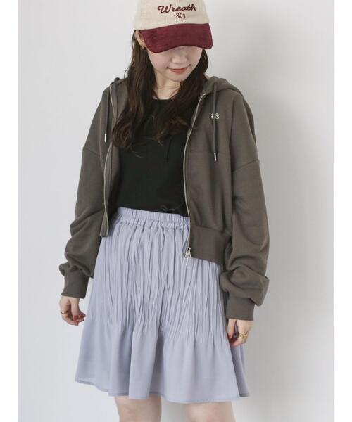 ehka sopo(エヘカソポ)の「ワンポイント刺繍ショート丈ジップパーカー(Tシャツ/カットソー・レディース・キナリ/グレー/ブルー/モカ・F)」の11枚目の写真