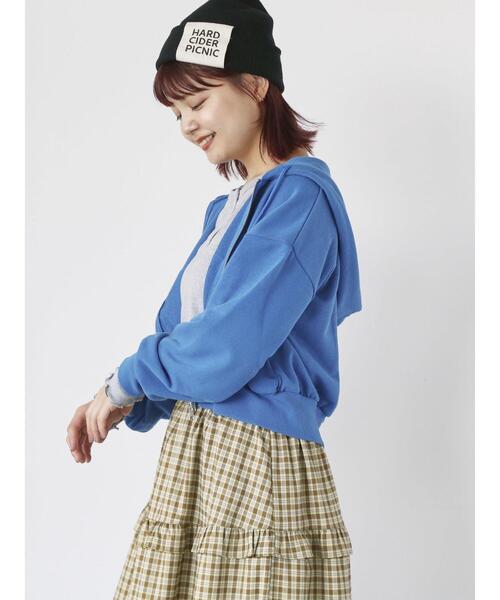 ehka sopo(エヘカソポ)の「ワンポイント刺繍ショート丈ジップパーカー(Tシャツ/カットソー・レディース・キナリ/グレー/ブルー/モカ・F)」の19枚目の写真