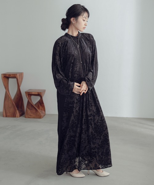 Neina（ネイナ）の「ベロアオパールワンピースドレス 大きいサイズ有 〔Neina〕（ドレス・レディース・ブラック系/ブラウン系・M/L/LL/3L）」の7枚目の写真