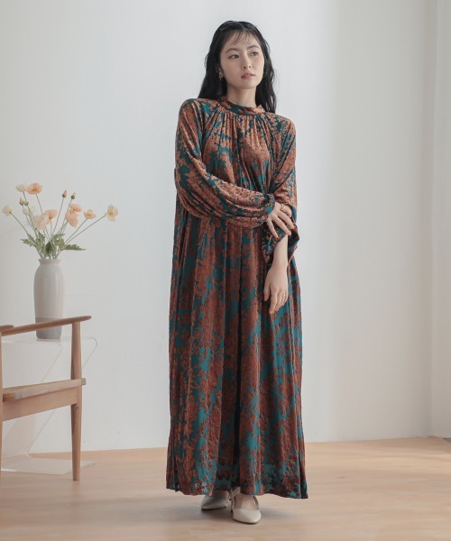 Neina（ネイナ）の「ベロアオパールワンピースドレス 大きいサイズ有 〔Neina〕（ドレス・レディース・ブラック系/ブラウン系・M/L/LL/3L）」の19枚目の写真