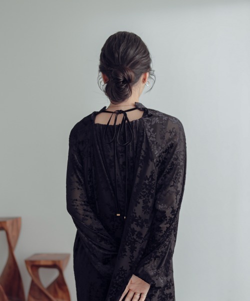 Neina（ネイナ）の「ベロアオパールワンピースドレス 大きいサイズ有 〔Neina〕（ドレス・レディース・ブラック系/ブラウン系・M/L/LL/3L）」の9枚目の写真