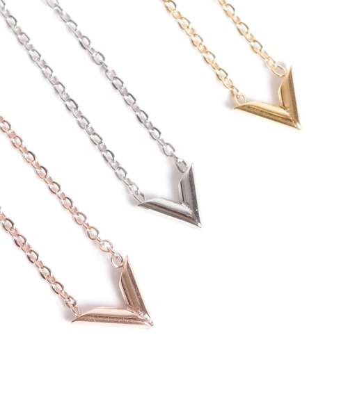 ANCHOR(アンカー)の「V スモール ネックレス(ネックレス・メンズ・ゴールド/ピンクゴールド/シルバー・FREE)」の6枚目の写真