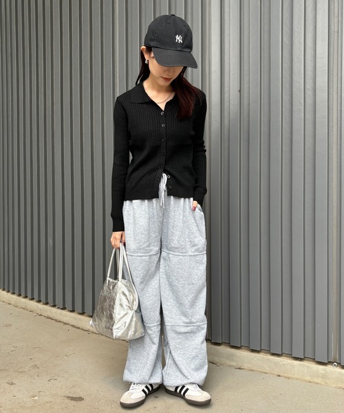 ISOOK（アイスー）の「【ISOOK / アイスー】ケーブルデザインポロニット / カーディガン ポロシャツ ニット ポロニット プルオーバー セーター 赤ニット 春ニット 長袖 襟付き 羽織り アイボリー ブラック レッド 白 黒 赤 ZOZOTOWN限定（ポロシャツ・レディース・ブラック/アイボリー/レッド・FREE）」の18枚目の写真