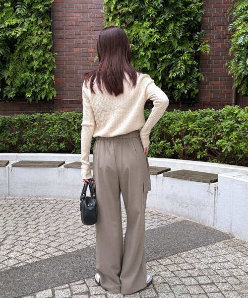 ISOOK（アイスー）の「【ISOOK / アイスー】ケーブルデザインポロニット / カーディガン ポロシャツ ニット ポロニット プルオーバー セーター 赤ニット 春ニット 長袖 襟付き 羽織り アイボリー ブラック レッド 白 黒 赤 ZOZOTOWN限定（ポロシャツ・レディース・ブラック/アイボリー/レッド・FREE）」の10枚目の写真