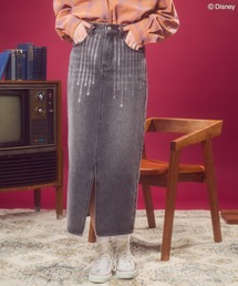 ラインストーン」に該当するレディースのデニムスカートファッション