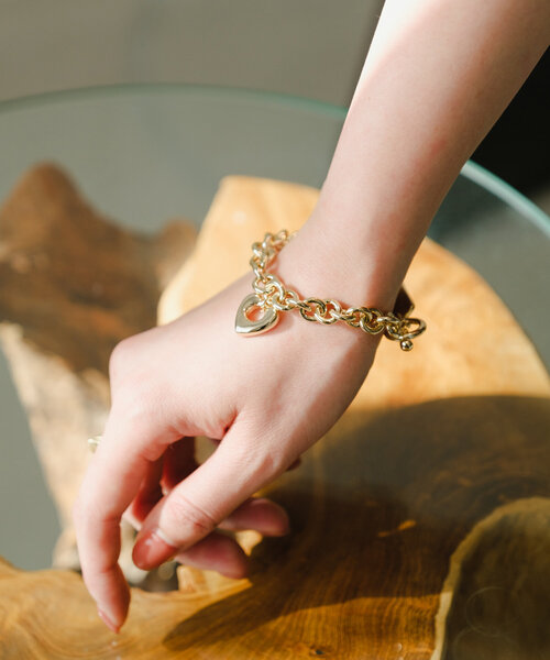 Kastane（カスタネ）の「【fiw.】ハートモチーフブレスレット（ブレスレット・レディース・ゴールド/シルバー・FREE）」の2枚目の写真