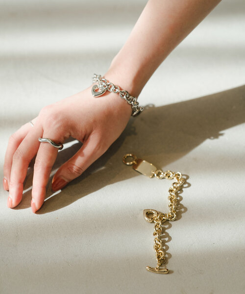 Kastane（カスタネ）の「【fiw.】ハートモチーフブレスレット（ブレスレット・レディース・ゴールド/シルバー・FREE）」の5枚目の写真