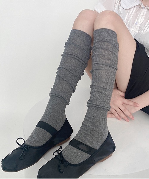 c.u.l（シーユーエル）の「シアーリブ切り替え ルーズニーハイソックス cula1059（ソックス/靴下・レディース・ブラック/アイボリー/ライトピンク/グレー/ブラウン/ライトグレー/ピンク/ホワイト/ベージュ・FREE）」の6枚目の写真