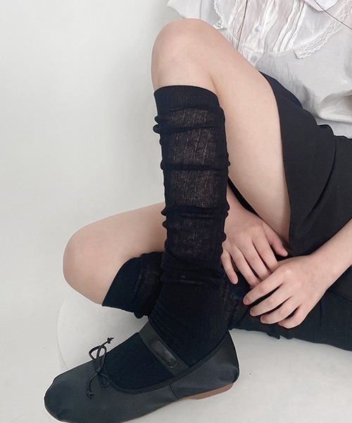 c.u.l（シーユーエル）の「シアーリブ切り替え ルーズニーハイソックス cula1059（ソックス/靴下・レディース・ブラック/アイボリー/ライトピンク/グレー/ブラウン/ライトグレー/ピンク/ホワイト/ベージュ・FREE）」の4枚目の写真