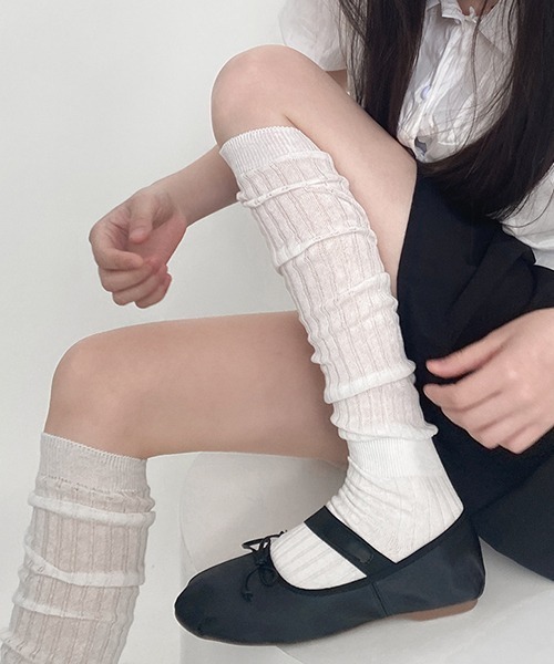 c.u.l（シーユーエル）の「シアーリブ切り替え ルーズニーハイソックス cula1059（ソックス/靴下・レディース・ブラック/アイボリー/ライトピンク/グレー/ブラウン/ライトグレー/ピンク/ホワイト/ベージュ・FREE）」の11枚目の写真