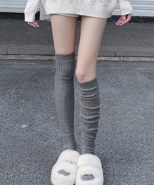 c.u.l（シーユーエル）の「シアーリブ切り替え ルーズニーハイソックス cula1059（ソックス/靴下・レディース・ブラック/アイボリー/ライトピンク/グレー/ブラウン/ライトグレー/ピンク/ホワイト/ベージュ・FREE）」の21枚目の写真