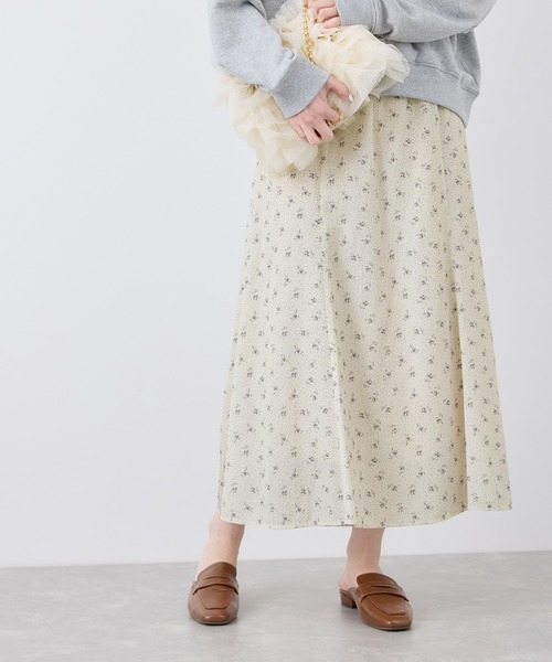 ROPE' PICNIC(ロペピクニック)の「小花柄セミフレアロングスカート(スカート・レディース・ブラック/オフホワイト・38)」の22枚目の写真
